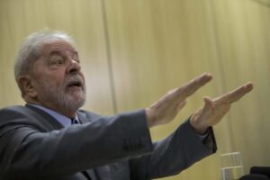 Em entrevista na prisão, Lula diz que dorme com ‘consciência tranquila’