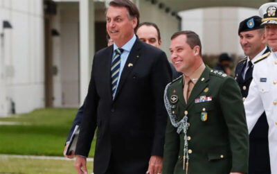 Mauro Cid depõe hoje na PF sobre suposta fraude no cartão de vacina de Bolsonaro