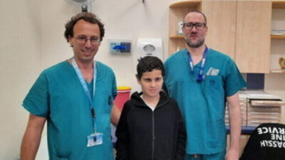 Médicos recolocam cabeça de menino que teve decapitação após acidente