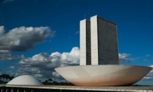 Mudanças na Assembleia e Câmara Federal