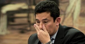 Conversas de Lula mantidas sob sigilo pela Lava Jato enfraquecem tese de Moro