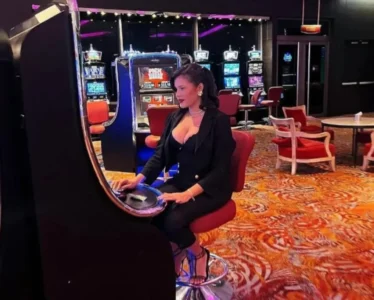 ‘Jogo do Tigrinho’: influencer ligada a casa de prostituição se entrega à polícia