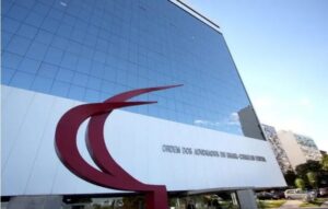 Fenaj e OAB repudiam decisão do MPF sobre jornalista Glenn Greenwald