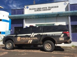 Polícia Civil faz busca e apreensão contra Vera Lúcia e na Câmara de Chapadinha