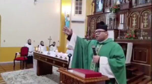 Revista Fórum: Idosos se recusam a tomar vacina após padre dizer que são feitas “com fetos abortados”