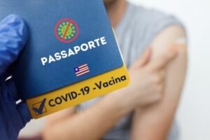 Passaporte da vacina melhora economia e evita milhares de internações e mortes em hospitais da Europa, diz estudo