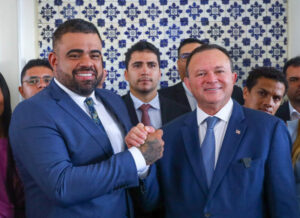 Pela segunda vez, Câmara Municipal de São Luís se acocora e governador vai reeleger o presidente Paulo Victor