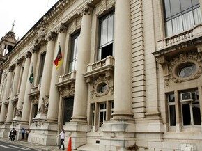 Crise no RS! Apenas servidores que recebem até R$ 1,7 mil terão vencimentos em dia