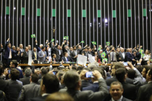 Texto-base da reforma da Previdência é aprovado em 1º turno na Câmara