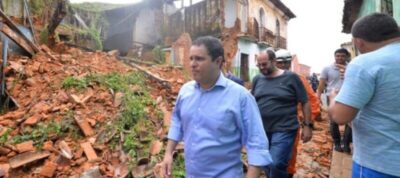 “DETERMINEI UMA FORÇA-TAREFA PARA ATENDER AS OCORRÊNCIAS E MINIMIZAR OS TRANSTORNOS PROVOCADOS PELAS FORTES CHUVAS”, DIZ EDIVALDO