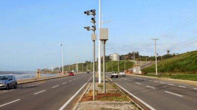 Secretário da SMTT nega que radares estejam multando veículos sem licenciamento