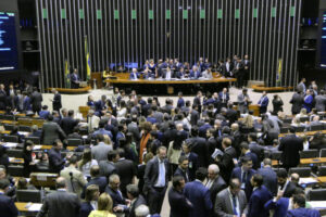 Congresso aprova crédito extra para governo pagar aposentadorias e benefícios