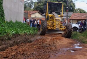 Dr. Julinho inicia obras de pavimentação na Vila Roseana Sarney