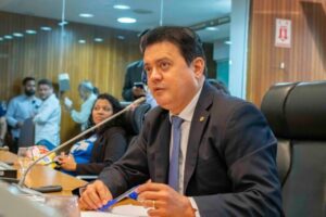 Rigo Teles propõe multa de 5 salários mínimos para quem divulgar fake news