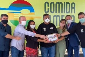 Othelino participa da entrega de alimentos para Vargem Grande e mais 8 municípios do baixo parnaíba