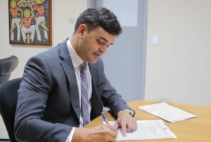 Duailibe nega pedido de Rubens Júnior para suspender ação por nepotismo