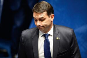 Márcio Jerry pede cadeia para Flávio Bolsonaro após denúncia do MP-RJ