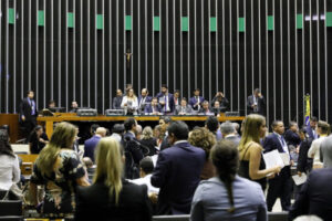 Líderes decidem adiar votação do acordo sobre Centro de Lançamento de Alcântara