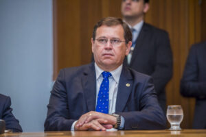 Justiça proíbe Equatorial de cortar energia elétrica de fazenda de Stênio Rezende