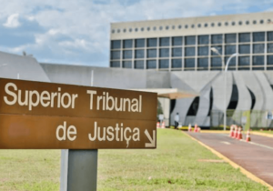 Prescrição da cobrança não impede busca e apreensão do bem alienado, decide STJ