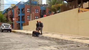 Bandidos armados invadem posto de saúde e roubam vacinas contra a Covid-19 em Natal