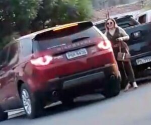 Condenada à prisão domiciliar, Tina Monteles é flagrada passeando em Chapadinha