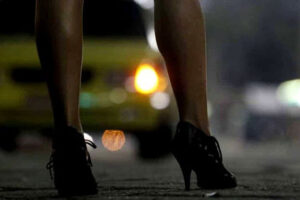 Travesti é encontrada morta em residência na zona Leste de Teresina/PI
