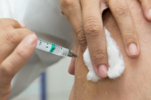 Especialistas recomendam intervalo entre vacinas contra a Covid-19 e H1N1
