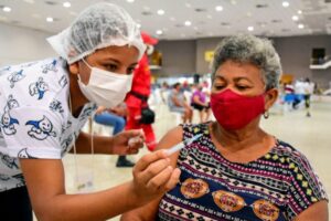 Secretário muda previsão de 1ª dose de vacina em toda população adulta de São Luís