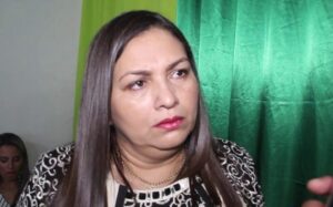Prefeita de Anapurus é acusada de fracionar despesas em licitação com empresa de funcionário, aponta TCE