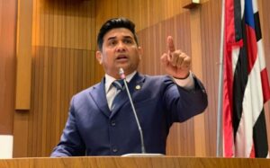 Vídeo: Novo confirma filiação de Wellington do Curso