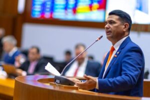 “Com meu voto contrário”, diz Wellington ao se posicionar contra a criação de mais uma secretaria