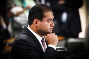 Evento esvaziado em Imperatriz acende alerta de Weverton sobre sobrevivência pós 2022