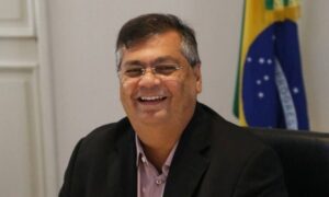 Flávio Dino diz acreditar em plano nacional de imunização, mas busca alternativas para o estado
