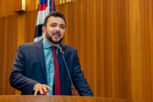 Covid-19: Yglésio questiona veto de Dino a projeto de lei para testagem obrigatória