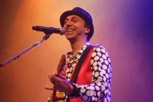 Zeca Baleiro faz concerto em homenagem a São Luís