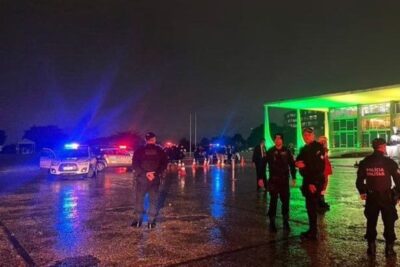 Homem se explode em frente ao STF, em Brasília