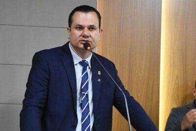 Camara oficializa afastamento de Umbelino Jr. e convoca suplente
