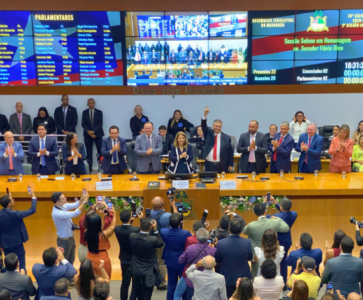 Prefeitos do Maranhão participam da homenagem a Flávio Dino