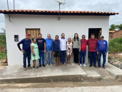 Prefeito Fernando Pessoa realiza sonho da casa própria de família tuntuense