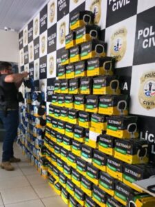 Ferro neles: Carga de Baterias Avaliada em R$ 100 Mil é Recuperada em Presidente Dutra pela Polícia Civil