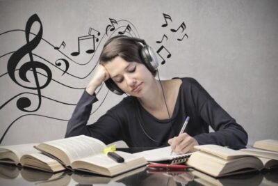 Confira como a música pode ser aliada dos estudos