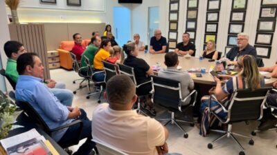 Prefeito Rigo Teles antecipa salário dos servidores concursados da educação em Barra do Corda