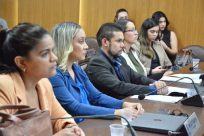 CPI dos Contratos Emergenciais ouve quatro servidores da Secretaria de Saúde