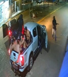 Criminosos armados fazem população de reféns para assaltarem banco no Maranhão