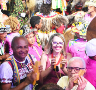 Cézar Bombeiro comanda festa dos 107 anos do bairro Liberdade