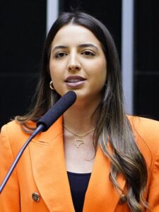 Amanda Gentil desmonta fake news propagada pelo vereador Daniel Barros