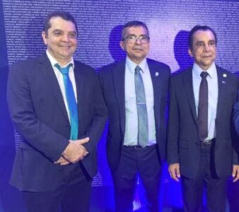 Hilton Gonçalo prestigia posse do irmão, desembargador José Gonçalo Filho, na presidência do TRE…