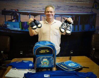 Prefeitura de Timon inicia entrega de fardamentos escolares com novidades para alunos da rede municipal