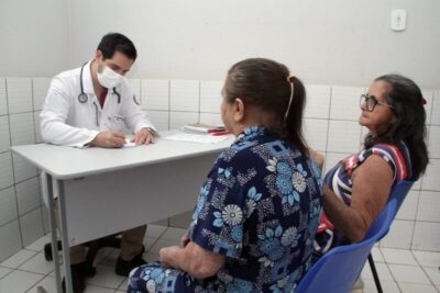 SEMDES inicia atendimentos com médico geriatra no Centro do Idoso Júlia Almeida